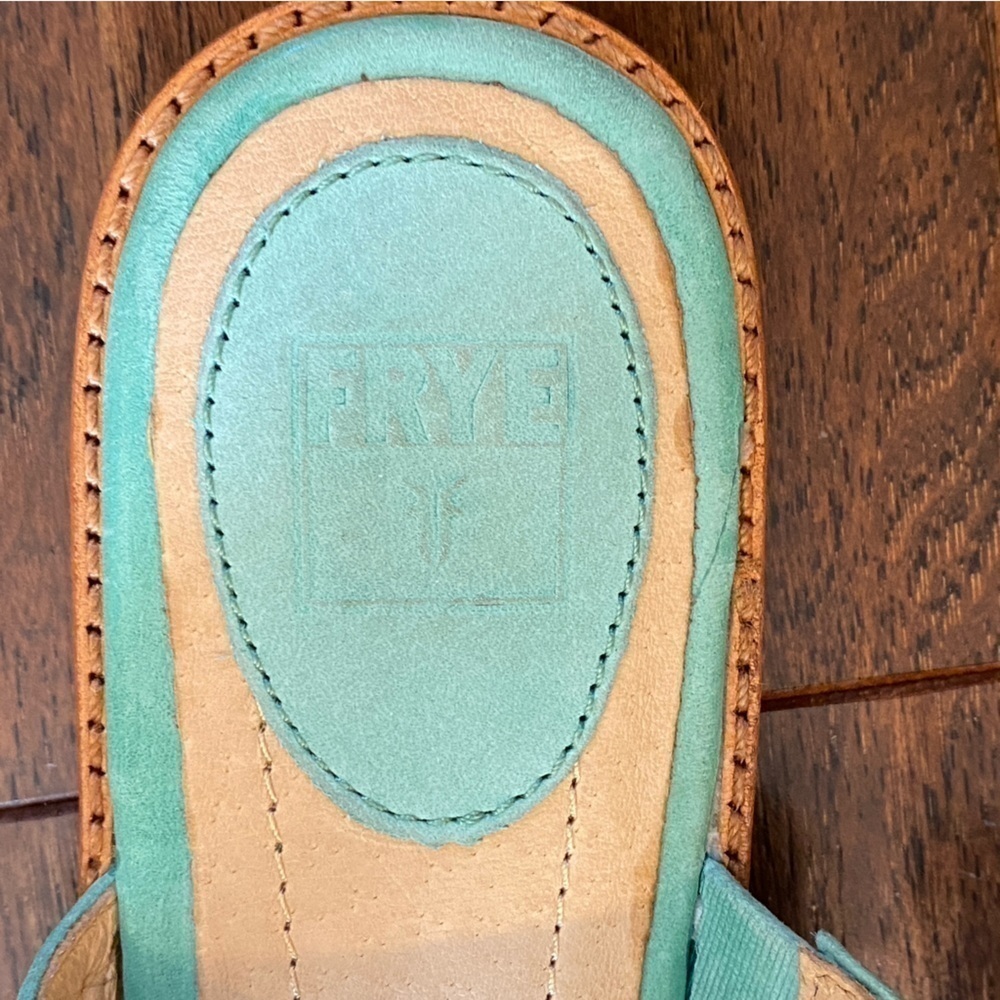 NWT Frye Turquoise Leather Thong Sandals 9 - Picture 5 of 9